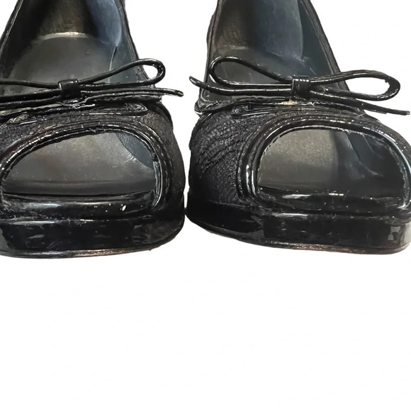 Stuart Weitzman Silver Peep toe Pumps with Black Lace Overlay - Picture 3 of 11